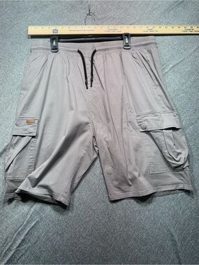 Amazon Essentials Big and Tall Men's Cargo Shorts in Light Gray